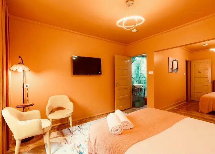 Cosy - With Private Bathroom