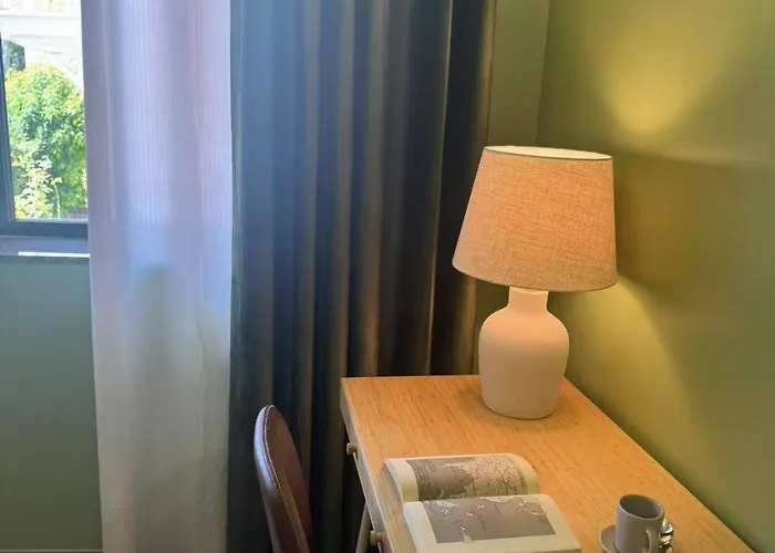 Cosy - With Private Bathroom Cascais