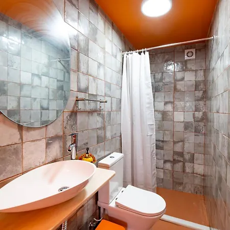 Konukevi Cosy - With Private Bathroom Cascais